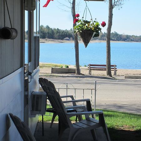 Balm Beach Resort And Motel エクステリア 写真