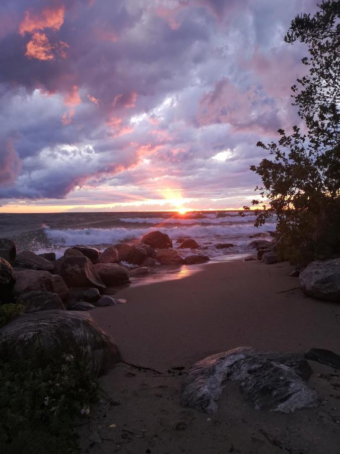 Balm Beach Resort And Motel エクステリア 写真