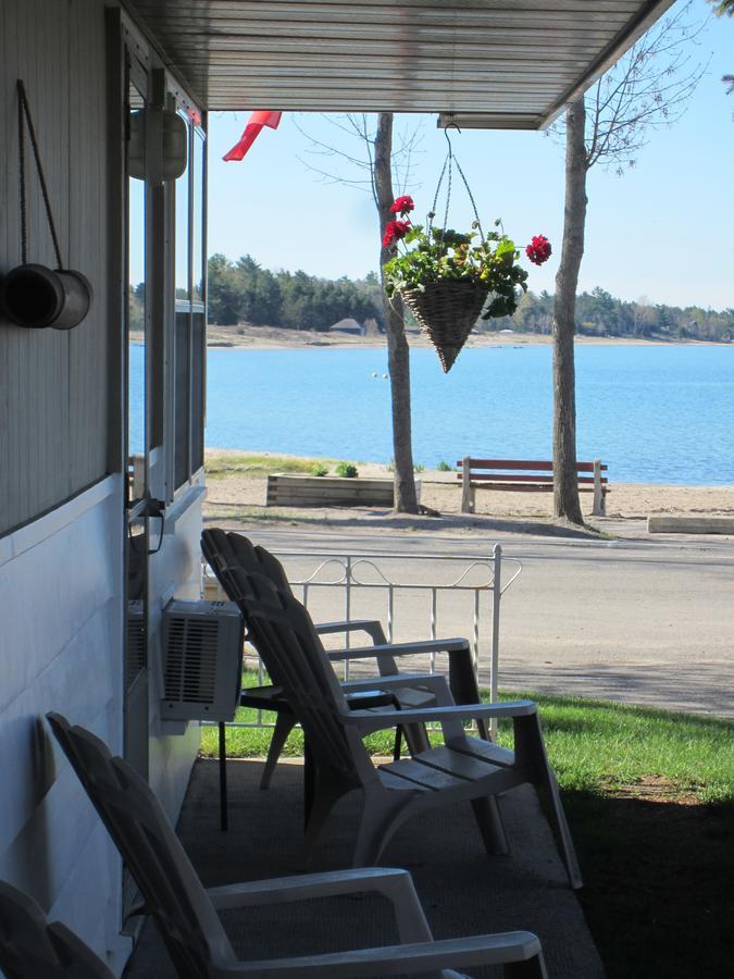 Balm Beach Resort And Motel エクステリア 写真